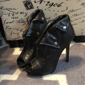 Sexy Steve Madden moto boots